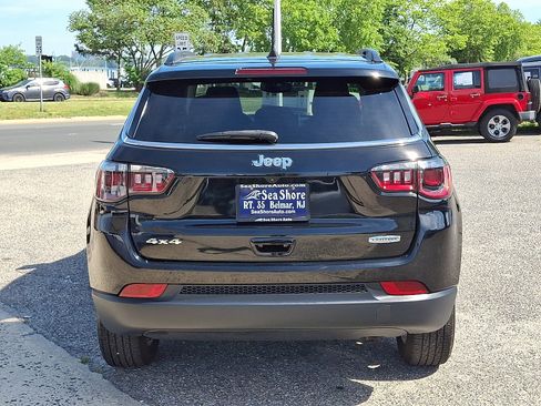 Used 2022 Jeep Compass Latitude w/ Convenience Group AWD/4WD image 5