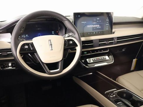 New 2026 Lincoln Corsair Premiere image 2