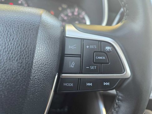 Used 2022 Toyota Highlander XLE image 33