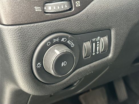 Used 2022 Jeep Cherokee Trailhawk w/ Trailer Tow Group AWD/4WD image 10