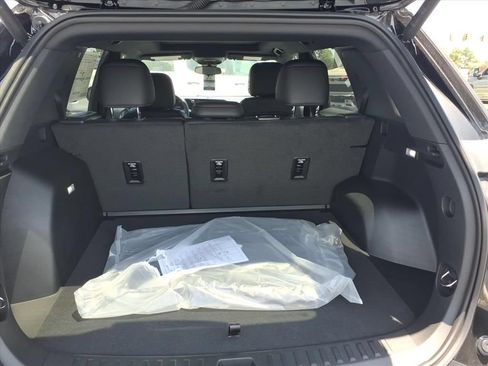 New 2027 Chevrolet Equinox RS w/ Convenience Package III FWD image 15