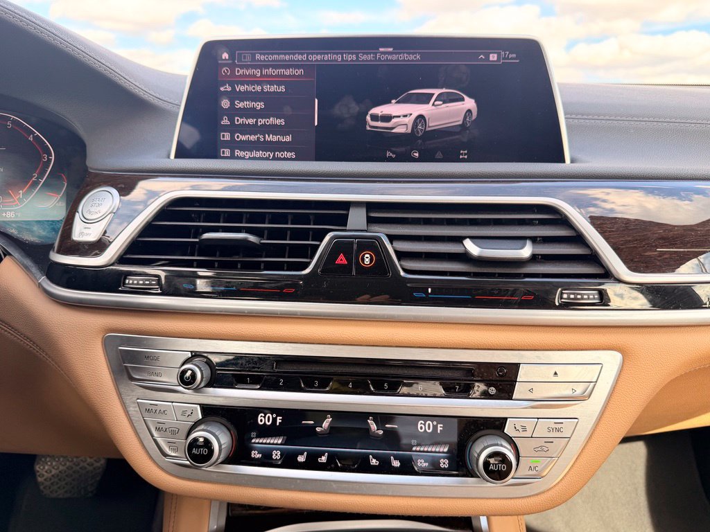 Used 2020 BMW 750i xDrive AWD/4WD image 24