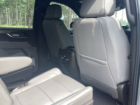 New 2026 GMC Yukon XL Elevation w/ LPO, Elevation Black Package RWD image 20
