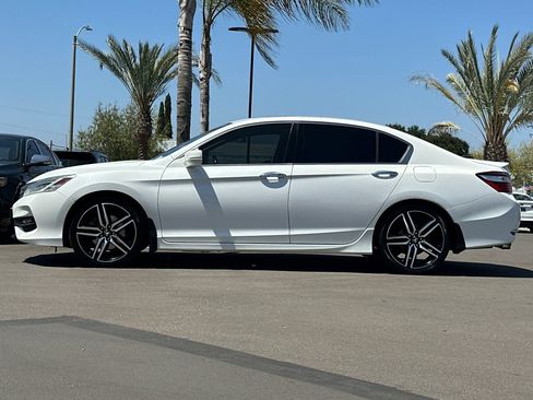 Used 2016 Honda Accord Touring image 7