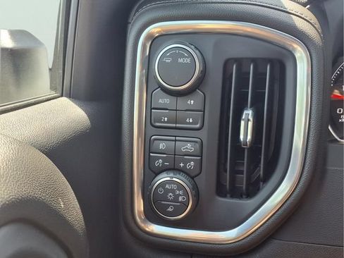 Certified 2022 Chevrolet Silverado 2500 LTZ w/ LTZ Convenience Package AWD/4WD image 11