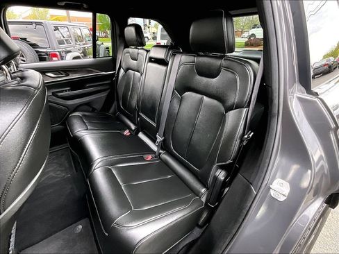 Used 2024 Jeep Grand Cherokee Limited AWD/4WD image 14
