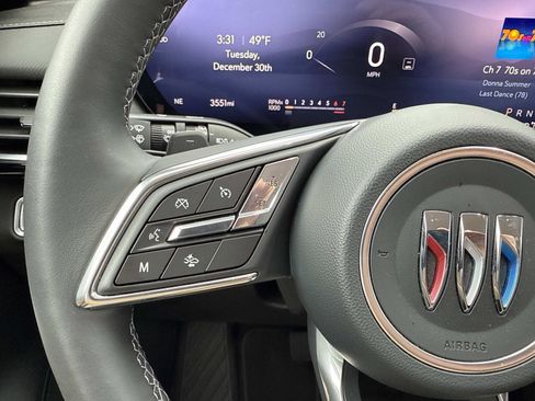 Used 2025 Buick Envision Preferred image 15