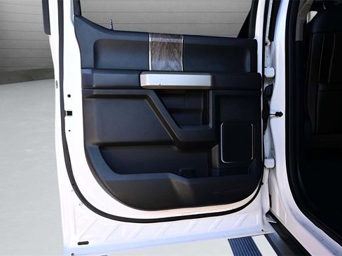 Used 2018 Ford F250 Lariat w/ Lariat Ultimate Package image 11