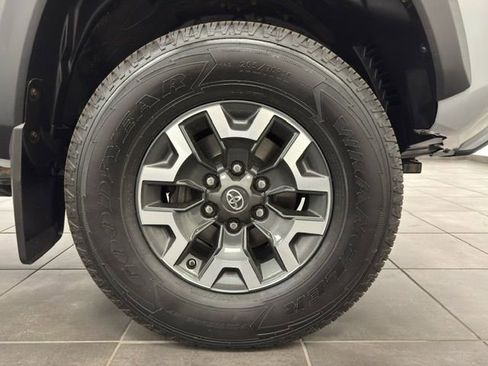 Used 2019 Toyota Tacoma TRD Off-Road AWD/4WD image 25