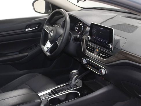 Used 2024 Nissan Altima 2.5 SV image 27