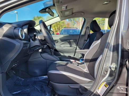 New 2025 Nissan Versa S w/ Trunk Package FWD image 18