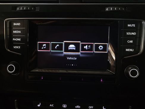 Used 2015 Volkswagen GTI Autobahn FWD image 25