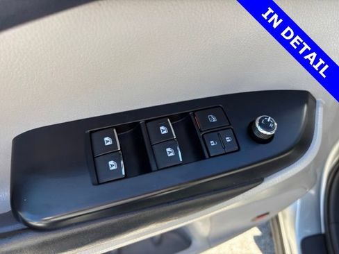 Used 2016 Toyota Highlander Limited AWD/4WD image 25