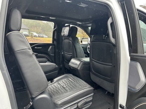 Used 2023 Cadillac Escalade ESV Sport Platinum w/ Heavy-Duty Trailer Package image 53