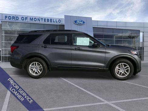 Used 2026 Ford Explorer Active w/ Active Comfort Package RWD image 2
