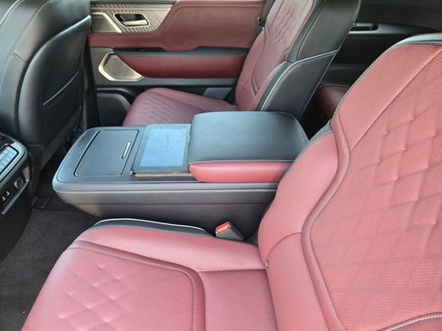 Used 2025 INFINITI QX80 Autograph w/ Autograph Exterior Package AWD/4WD image 9