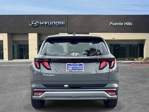 New 2026 Hyundai Tucson SE FWD image 9