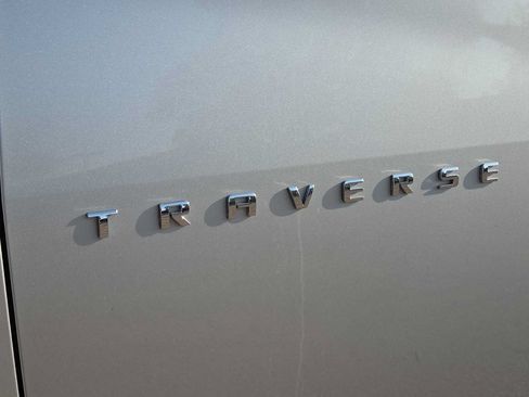 Used 2020 Chevrolet Traverse LS FWD image 11