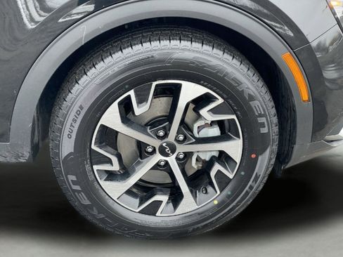 Used 2023 Kia Sportage EX image 10