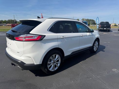 Used 2022 Ford Edge Titanium image 4
