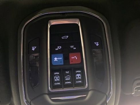 Used 2022 Jeep Wagoneer Series II w/ Premium Group I image 17