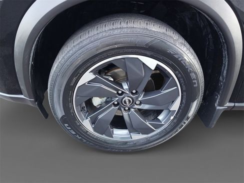 Used 2024 Nissan Rogue SV image 15