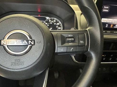 Used 2023 Nissan Rogue S AWD/4WD image 23