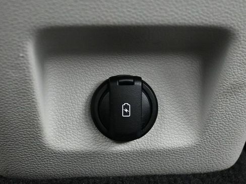 Used 2023 Genesis G70 2.0T AWD/4WD image 17