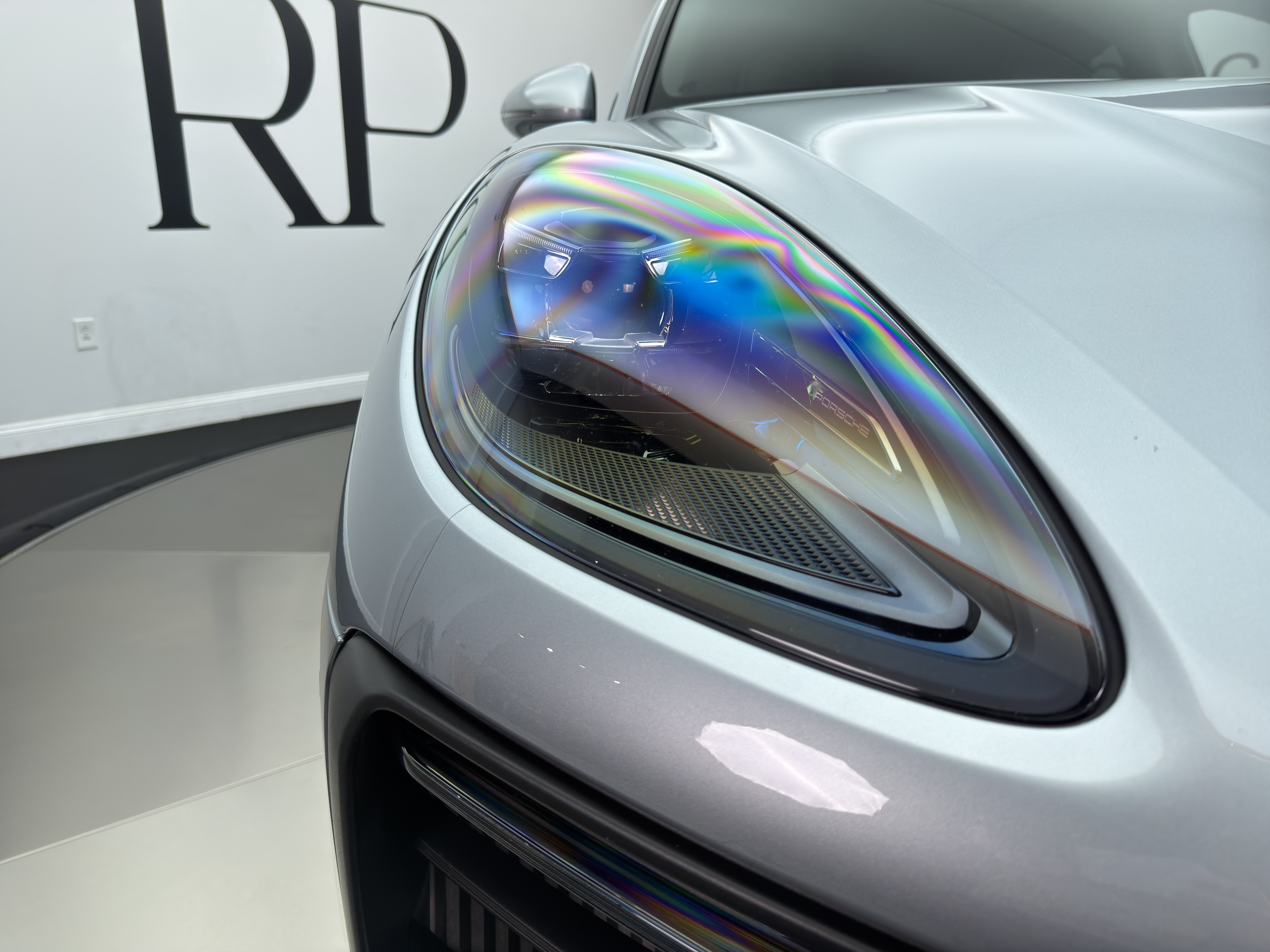 Used 2025 Porsche Macan S AWD/4WD image 10