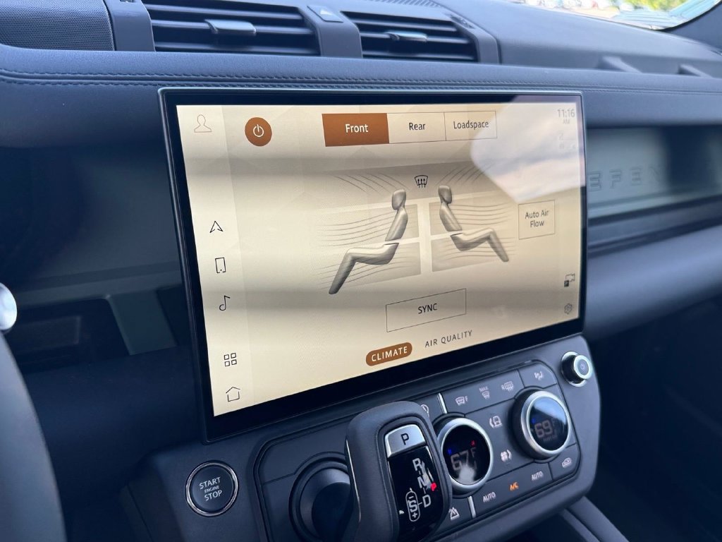 New 2026 Land Rover Defender 110 AWD/4WD image 17
