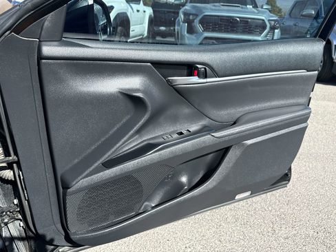 Used 2019 Toyota Camry XSE image 18