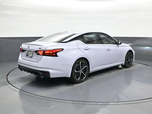 Certified 2025 Nissan Altima 2.5 SR FWD image 10