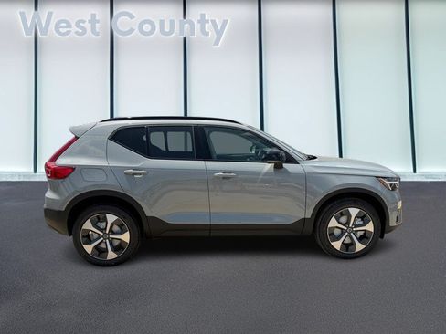 New 2026 Volvo XC40 B5 Plus w/ Protection Package Premier AWD/4WD image 2