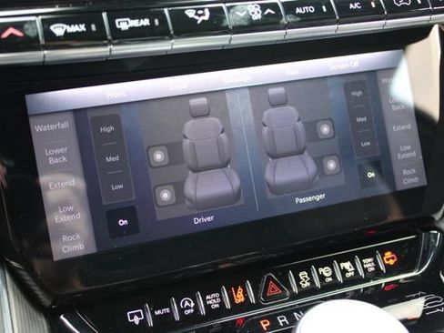 Used 2024 Jeep Grand Wagoneer Series III w/ Rear Seat Video Group 1 AWD/4WD image 29