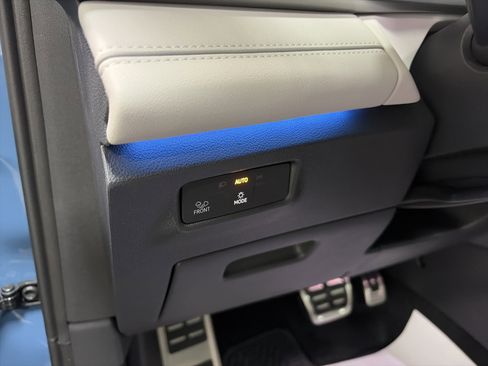 New 2026 Volkswagen Tiguan SEL R-Line image 15