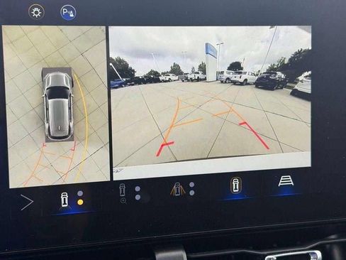 Used 2025 Chevrolet Equinox LT w/ Safety and Technology Package FWD image 10