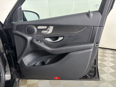 Used 2022 Mercedes-Benz GLC 300 GLC 300 w/ Premium Package Lite image 25