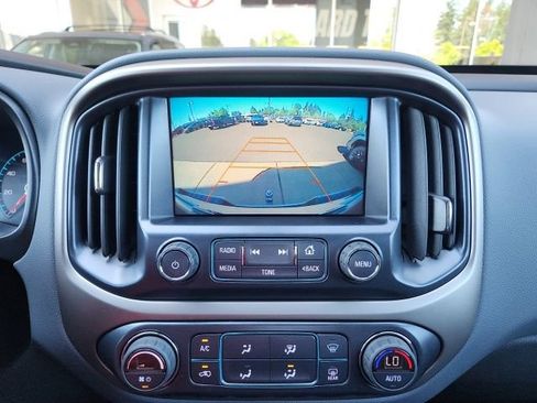 Used 2017 Chevrolet Colorado Z71 AWD/4WD image 23