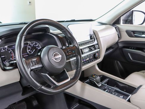 Used 2023 Nissan Pathfinder SL FWD image 22