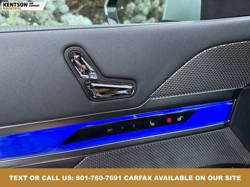 Used 2025 BMW 740i xDrive image 19