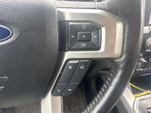 Used 2020 Ford F150 Lariat w/ Equipment Group 502A Luxury AWD/4WD image 20