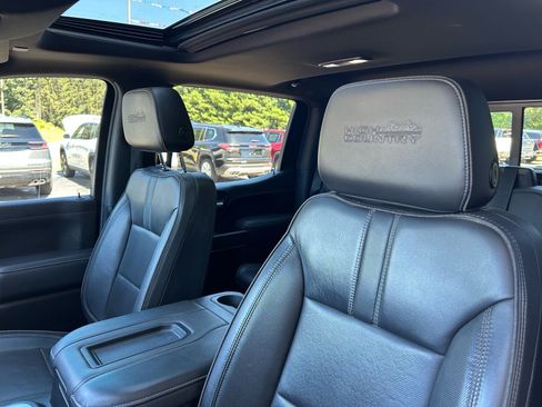 Used 2022 Chevrolet Silverado 1500 High Country w/ LPO, Dark Essentials Package AWD/4WD image 11