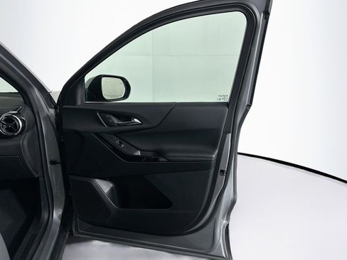 Used 2025 Chevrolet Equinox LT image 32