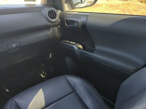 Used 2020 Toyota Tacoma TRD Off-Road w/ TRD Premium Off Road Package image 20