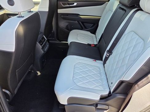 New 2026 Volkswagen Atlas Cross Sport SEL Premium R-Line image 8