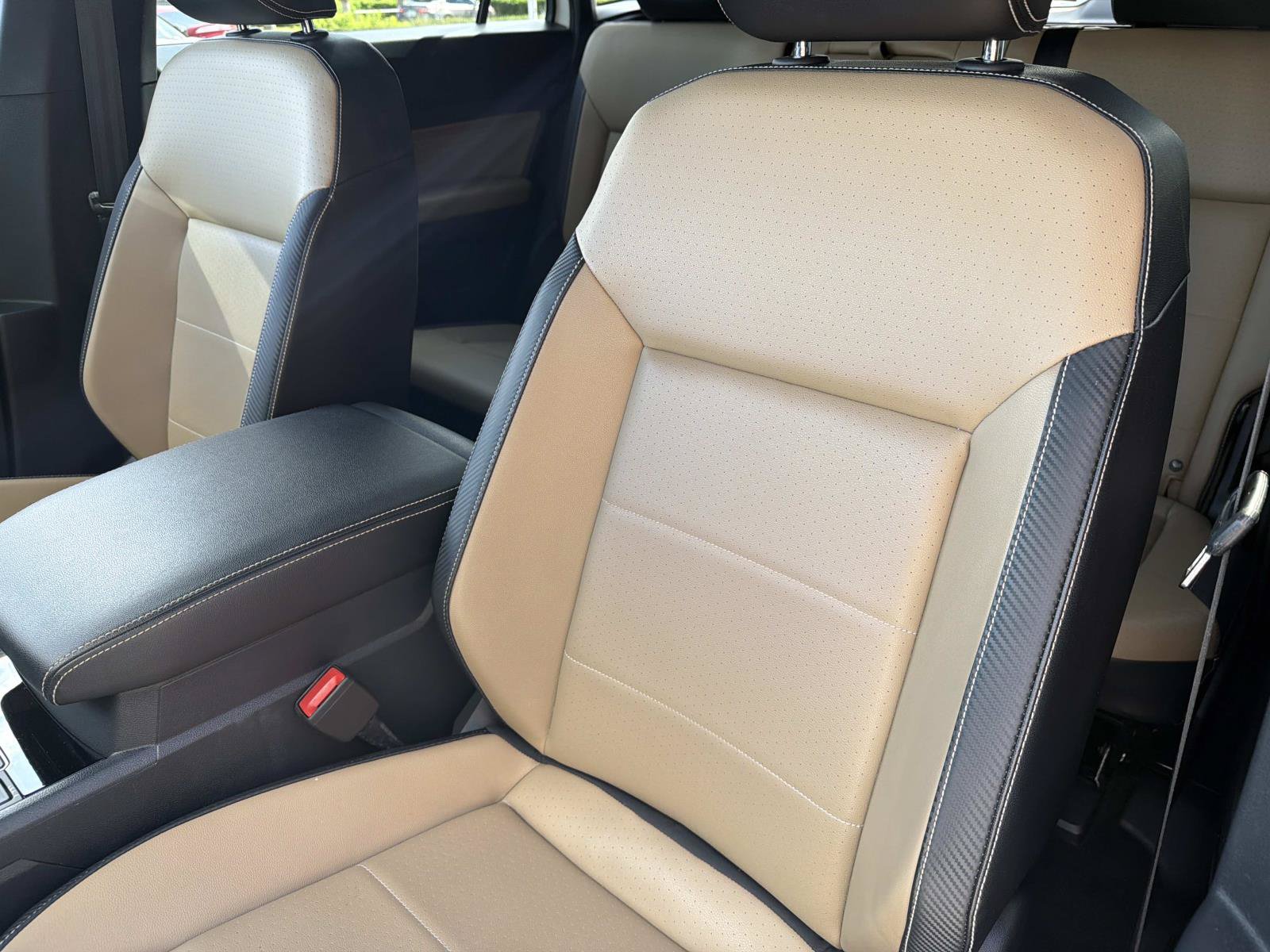 Used 2022 Volkswagen Atlas Cross Sport SEL R-Line AWD/4WD image 19