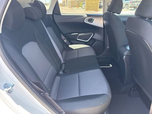 Used 2025 Kia Soul LX w/ LX Technology Package FWD image 15