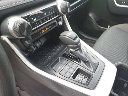 Used 2025 Toyota RAV4 LE AWD/4WD image 25