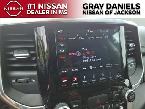 Used 2019 RAM 1500 Laramie AWD/4WD image 16