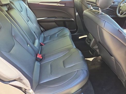 Used 2019 Ford Fusion Titanium AWD/4WD image 18